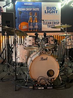 Pearl Drum Kit Professional Series White Marine Pearl Finish
