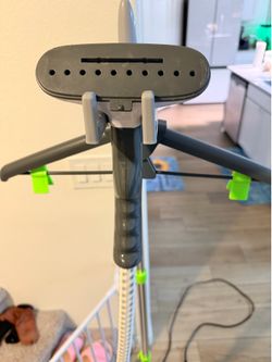 Fabric Steamer with Insulated Hose, Clothes Hanger, Quick Heat-Up