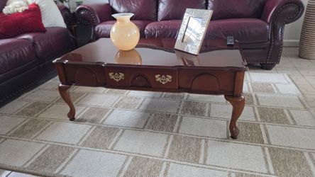 Coffe table and side table. Mesa de centro y lateral