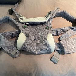 Nuna Cudl Baby Carrier  