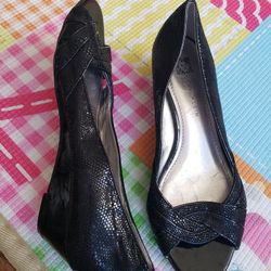 Beautiful Anne Klein Women Shoes .SIZE 6