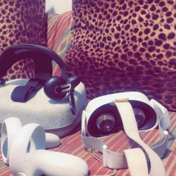 Oculus Quest 2 With Controllers, Case, And Additional Headset 