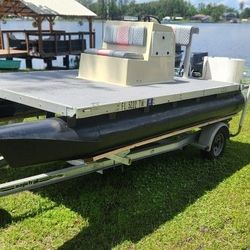 Pontoon Fishing Boat