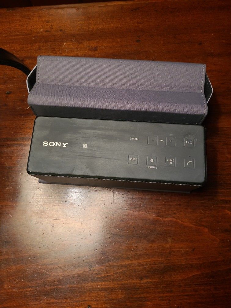 Sony SRS-X3 Bluetooth Speaker 