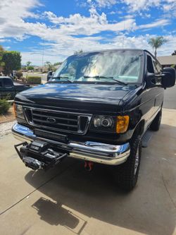 2005 Ford E-350