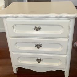 Flora Nightstand In White/ Bed End Table 