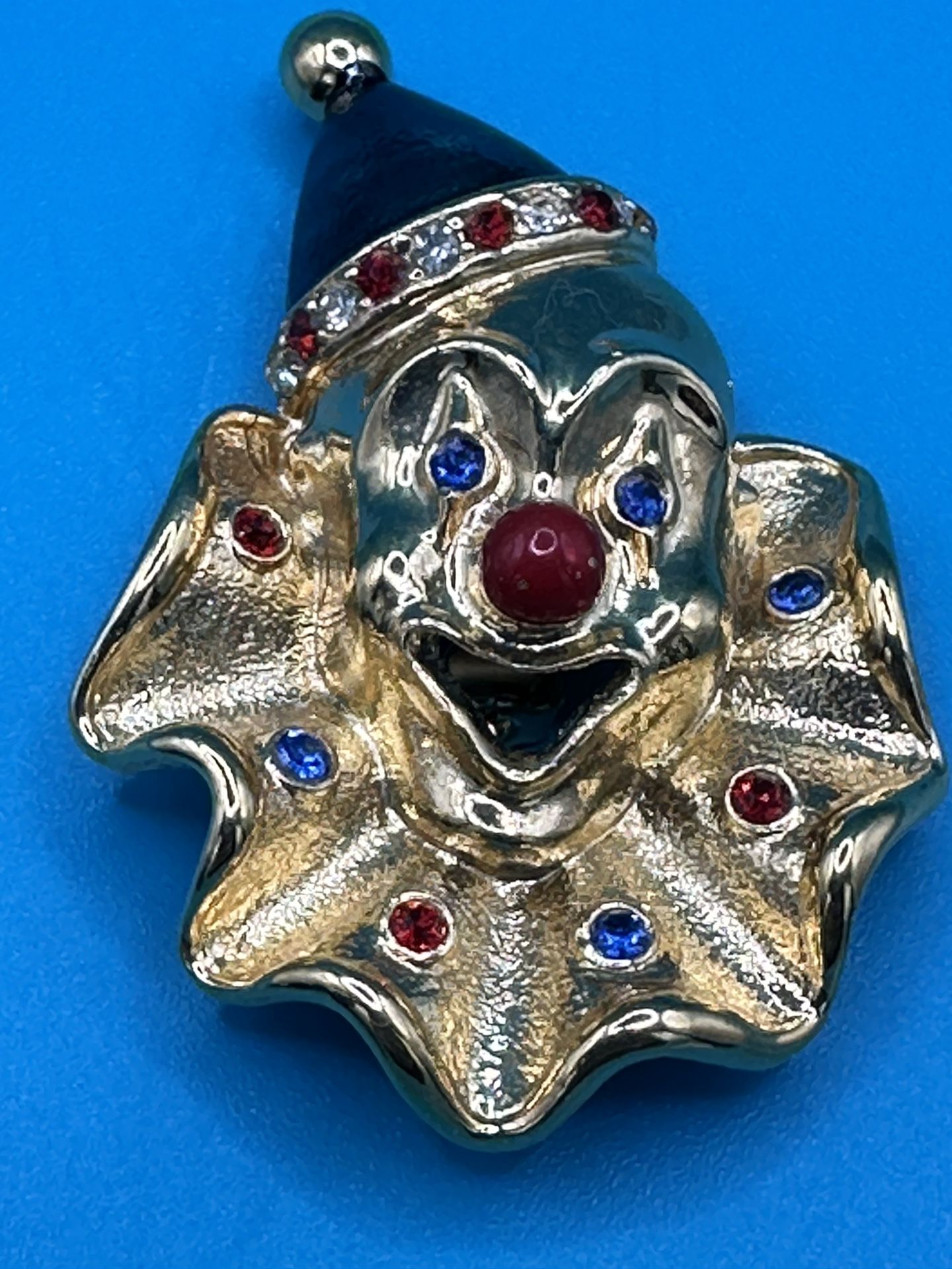 Pretty Clown Brooch Multicolored Rhinestones Brilliant Gold Tone Painted Hat
