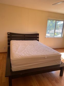 Modern Dark Wood Queen Platform Bed Frame – Slats Need Repair – $$35 OBO