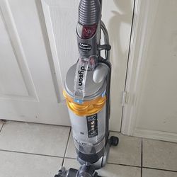 Dyson Vacuum 