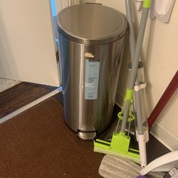 Trash Can 