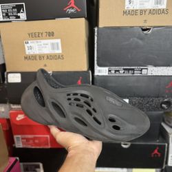 Adidas Yeezy Onyx Foam Runner size 13 USED 
