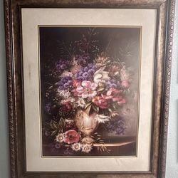 Elegant Vintage Floral Wall Art in Ornate Gold Frame  Classic Home Décor