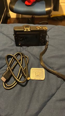 DIGITAL CAMERA