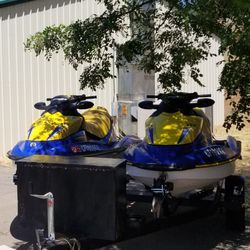  *** 2006 GTI se 4-Tec Seadoos - 2 Skis + Trailer !!!