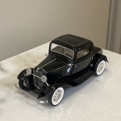 1:24 Franklin Mint Die Cast Model 1932 Ford V8 Deuce Coupe