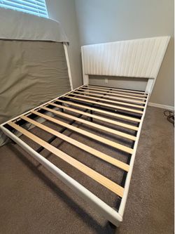 Cama queen + colchón