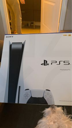 Ps5 in hand
