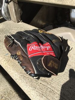 Rawlings Baseball Glove
