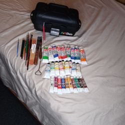 New Like Complete Prof. Oil Paint Kit With Art Box Includes Every In Pic for Only 40$