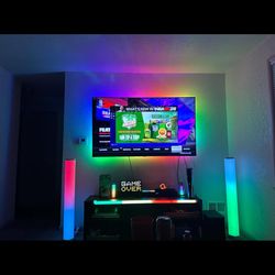 70inch Samsung tv with Govee RGBIC light on back of tv