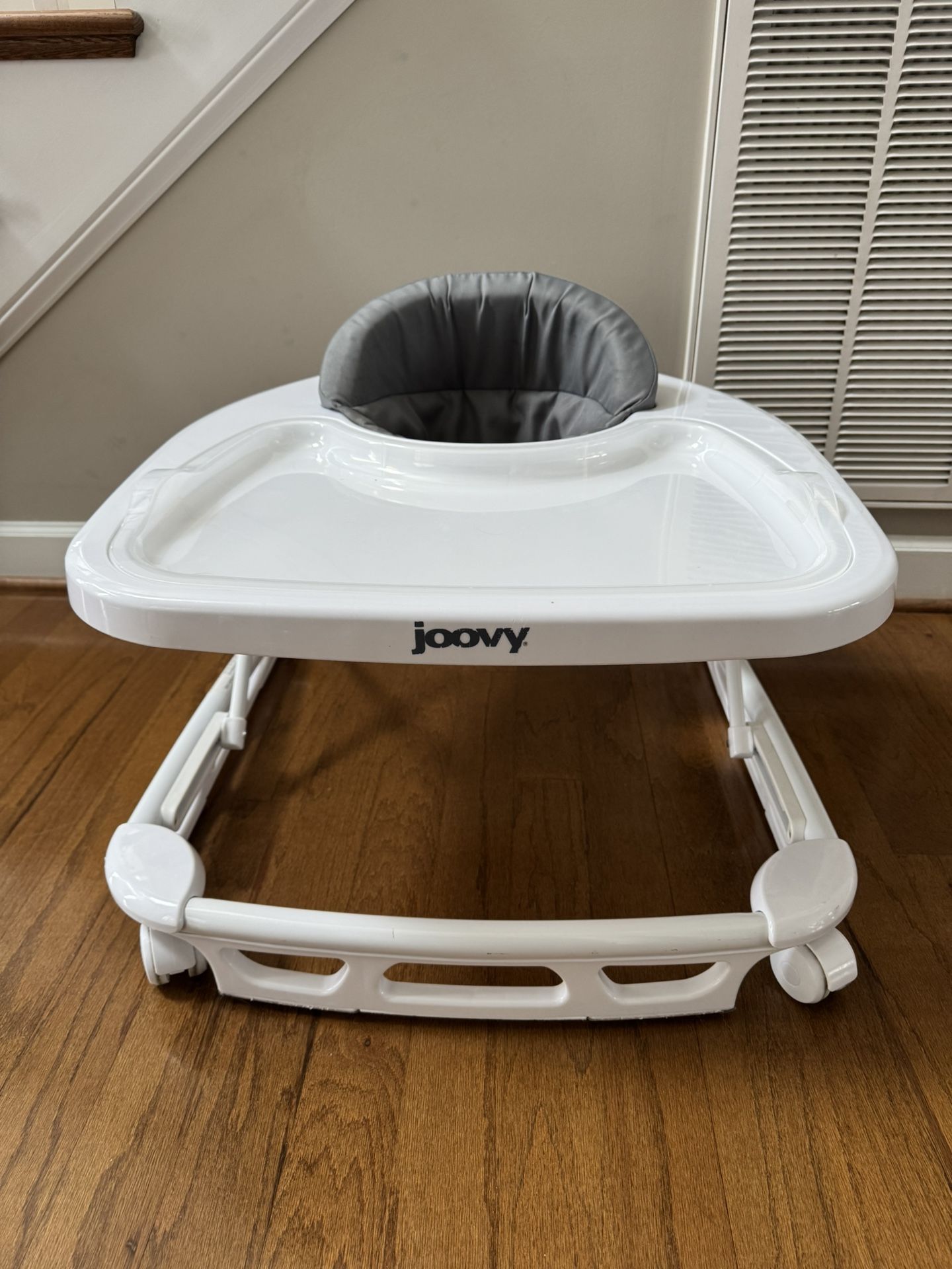 Joovy Spoon baby walker