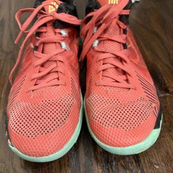 Nike Kyrie Flytrap 5 GS Size 5.5