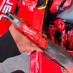 Milwaukee M12 FUEL 12V Lithium-lon Compact 3/8 in. Cordless Ratchet (Tool-Only)