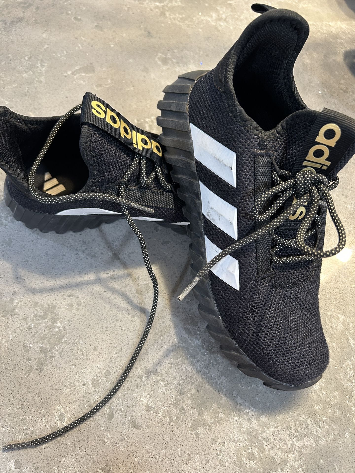 Adidas Shoes Youth Kids Size 6