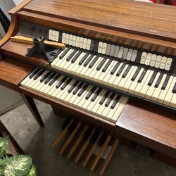 Piano Organ Vintage