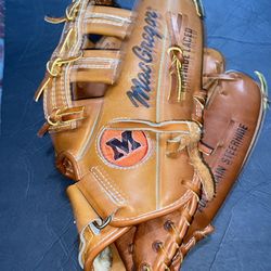 Vintage MacGregor Baseball Glove RHT Big Mac Steerhide Leather 2497T