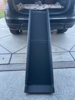 PLASTIC DOG RAMP