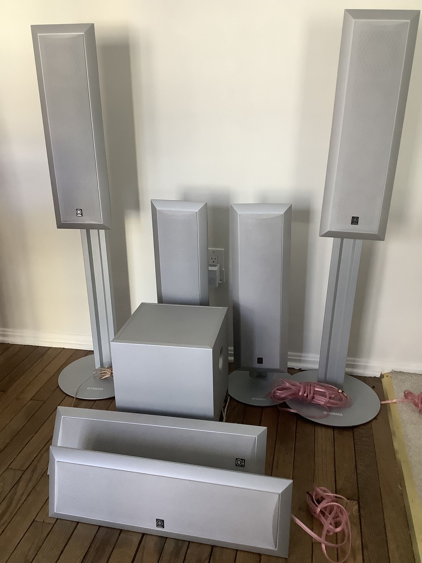 Yamaha NS-AP9500 6-Speaker System + Subwoofer – Great Condition