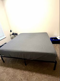 King memory foam mattress + Metal Frame