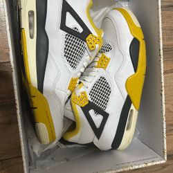Air Jordan 4 Retro