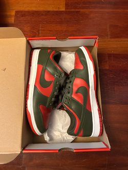 Nike Dunk Low “mystic red”
