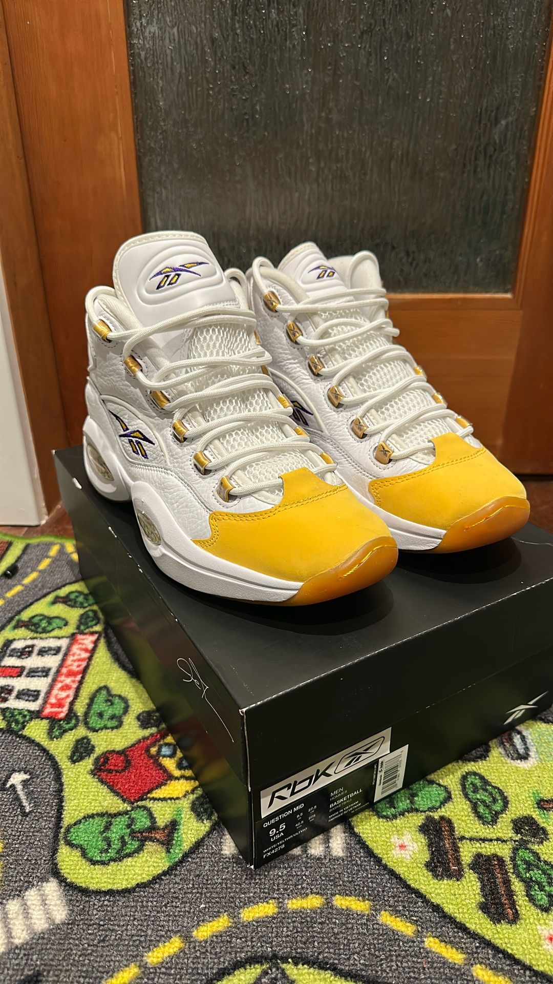 Reebok Question Mid Yellow Toe Lakers Kobe PE Size 9.5 Preowned