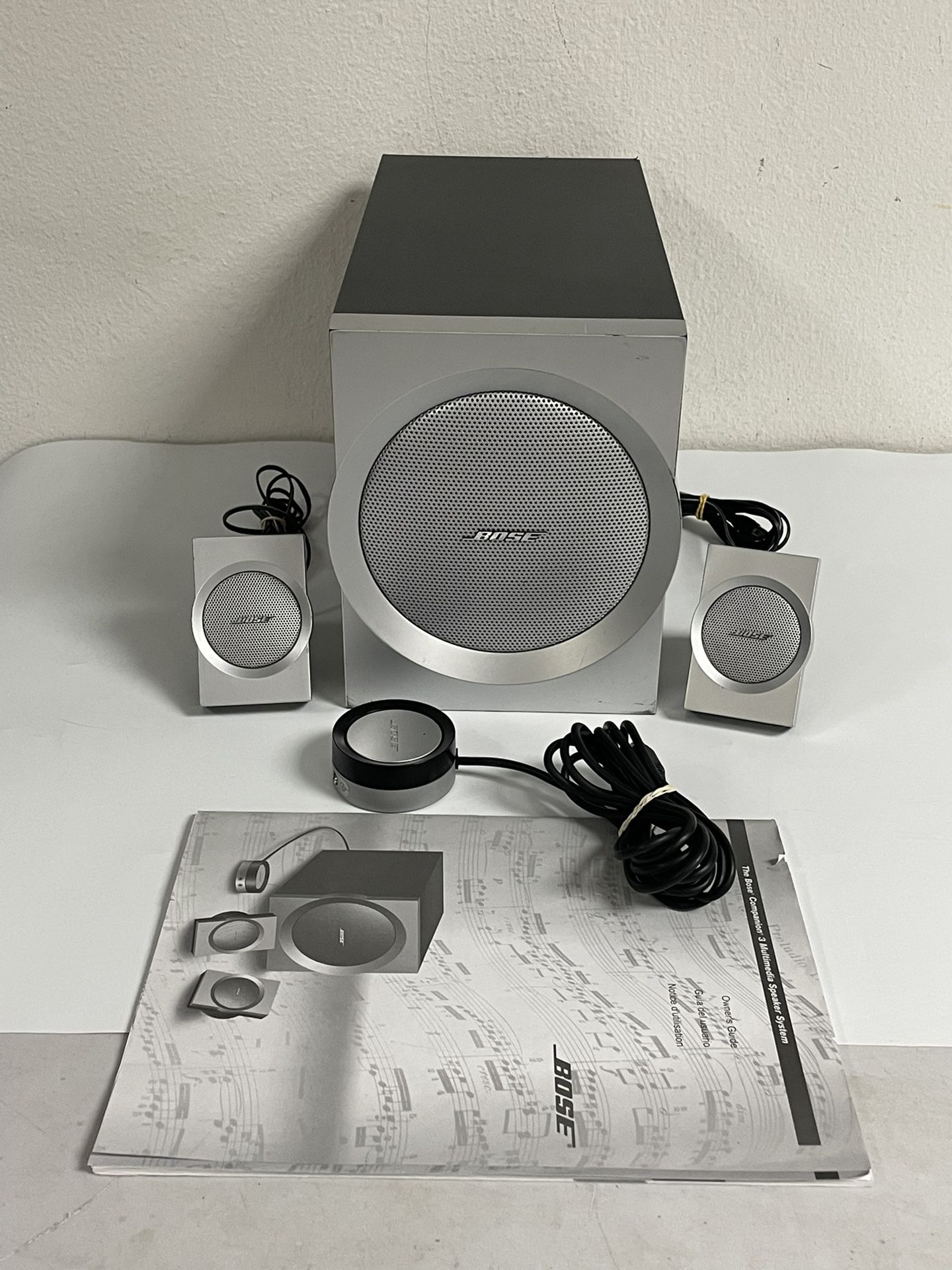Bose Companion 3 Multimedia Speaker System ~ Subwoofer, 2 Speakers & Controller