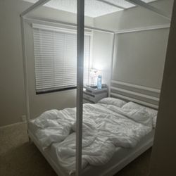 Montessori Style Canopy Bed Frame – White – Full Size