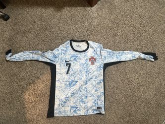 Portugal jersey Ronaldo on the back size L