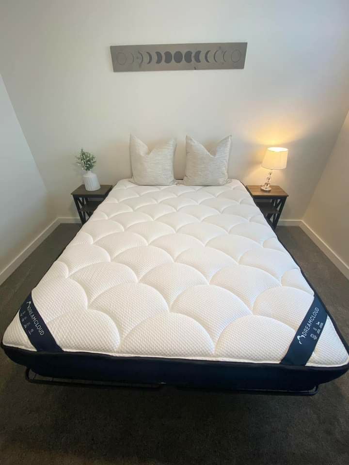 DreamCloud Queen Mattress 