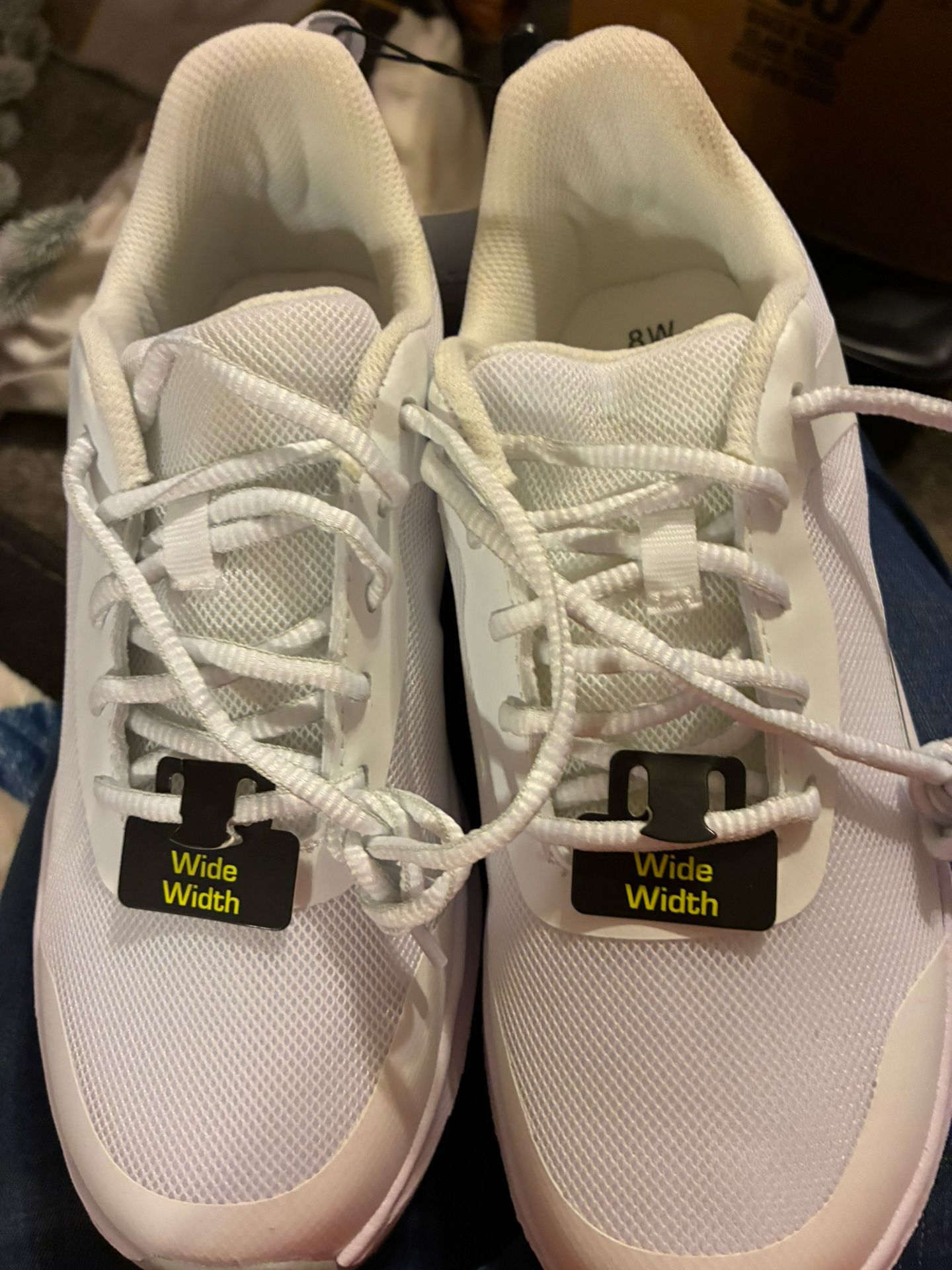 Women’s White Sneakers Size 8W, New With Tags