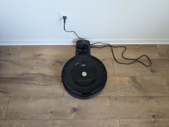 iRobot Roomba Robot Vacuum w/ Charging Dock + Extra Filters & Parts