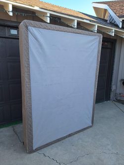 Queen Size Box Springg