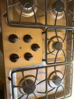 GE Gas Cooktop with Cast Iron Grates