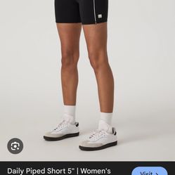 Vuori Daily Piped Short 5”