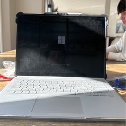 Microsoft Surface Book 2 