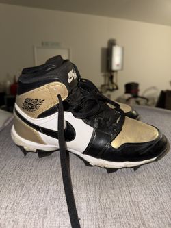 Jordan 1 Low youth football cleats, size 6