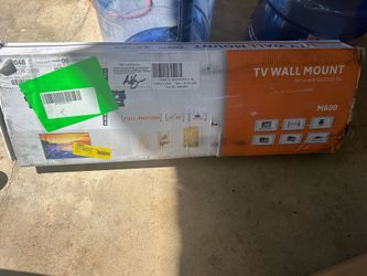 Tv mount for curved and flat TVs