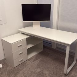 L Shaped Desk With drawers