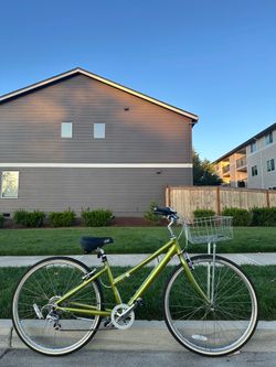 Felt Café 7 Women’s Commuter Bike – 16” Frame - Lightweight Bicycle